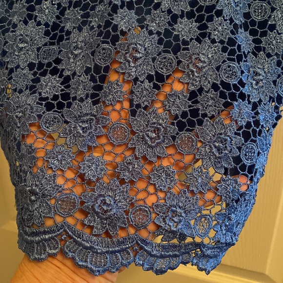 PECK & PECK ROYAL BLUE LACE OVERLAY TOP - Picture 2 of 5